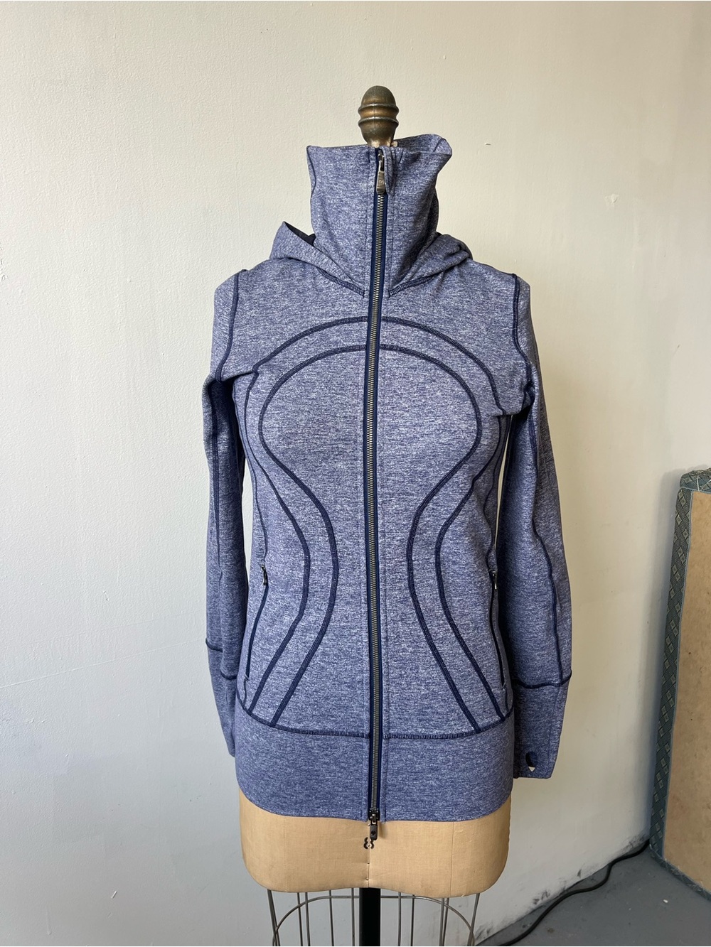 Lululemon Scuba Hoodie Full Zip Jacket Blue Heathered‎ Thumbholes Funnel Neck